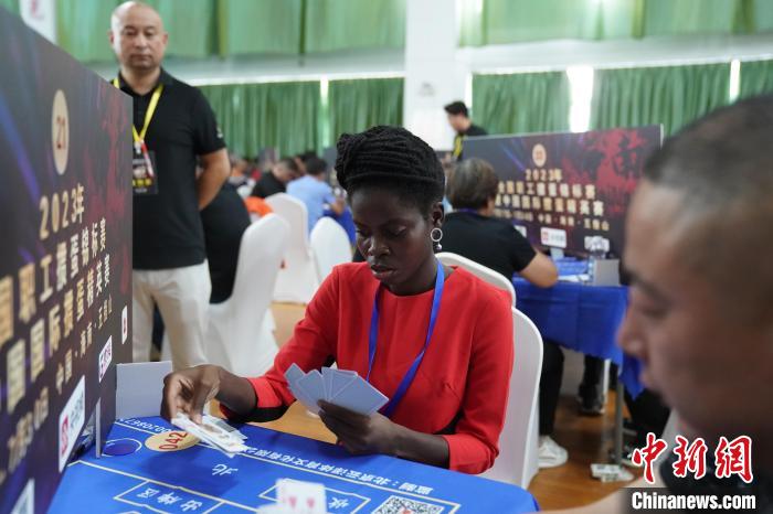 2023年全国职工掼蛋锦标赛在海南五指山市开幕，