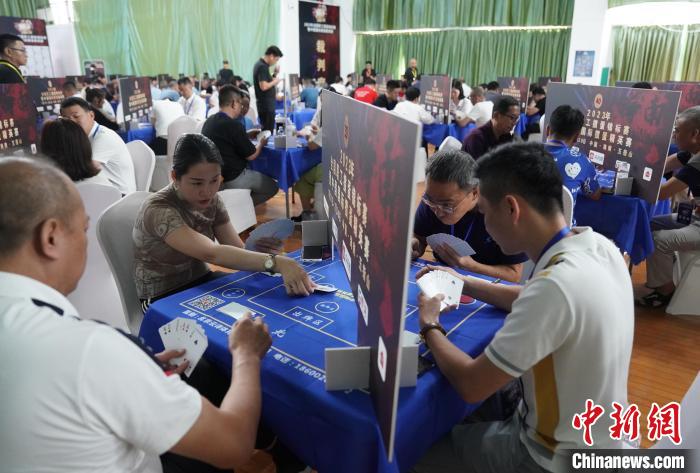 2023年全国职工掼蛋锦标赛在海南五指山市开幕，