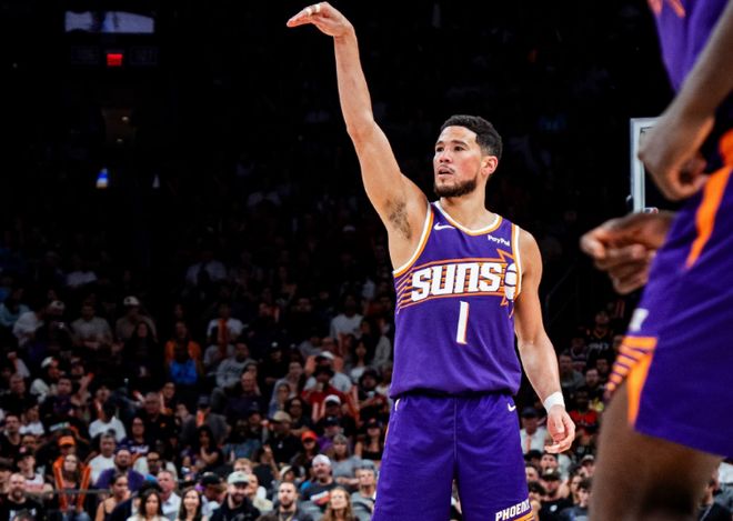 太阳双星爆发终结五连败 布克砍25+6助攻率队大胜