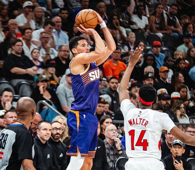 太阳双星爆发终结五连败 布克砍25+6助攻率队大胜