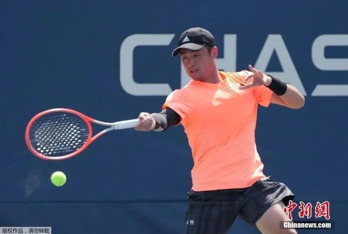 达拉斯ATP250决赛吴易昺逆转伊斯内尔夺冠，成中